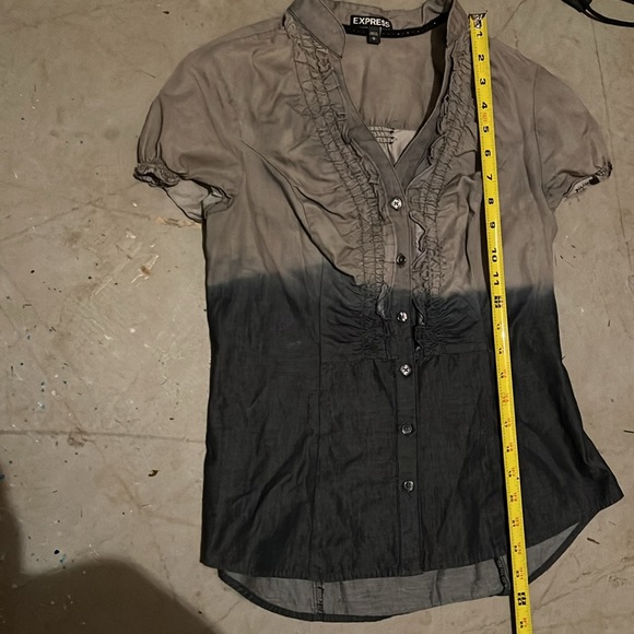 NWOT EXPRESS BUTTON UP CHAMBRAY RUFFLE TOP - SIZE SMALL - Picture 11 of 11